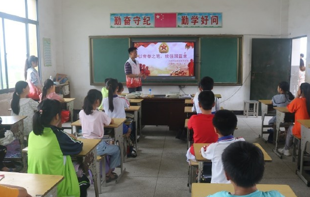 互相促进共同构成立体的点面结合的学校教育管理矩阵